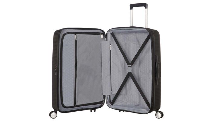 Wewnętrzna organizacja z dodatkową kieszenią zapinaną na suwak