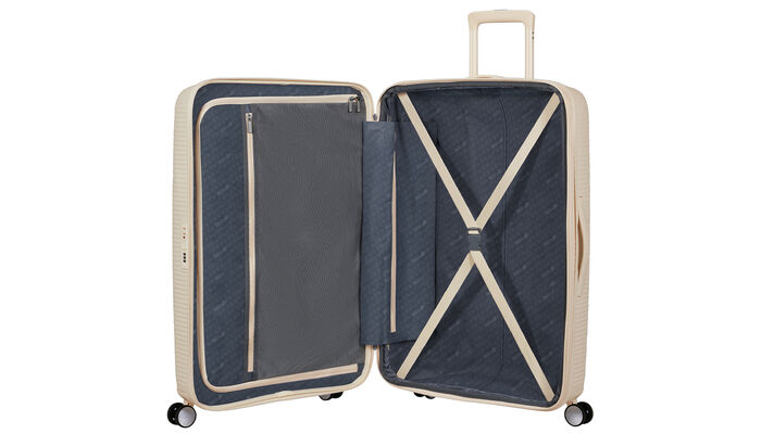 Wewnętrzna organizacja z dodatkową kieszenią zapinaną na suwak