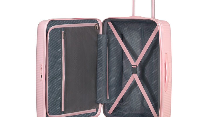 Wewnętrzna organizacja z dodatkową kieszenią zapinaną na suwak