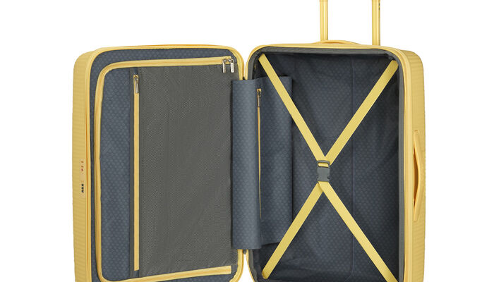 Wewnętrzna organizacja z dodatkową kieszenią zapinaną na suwak