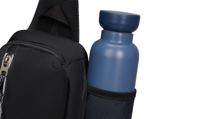 Zapinany na suwak kieszonkowy uchwyt na butelkę