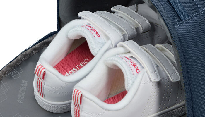 Boczna kieszeń na buty