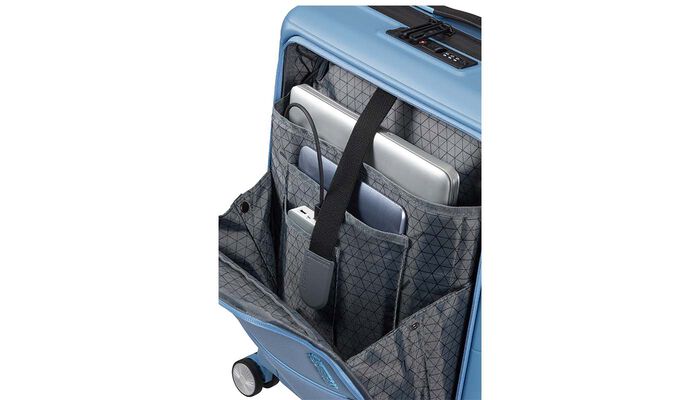 Kieszień na przodzie walizki