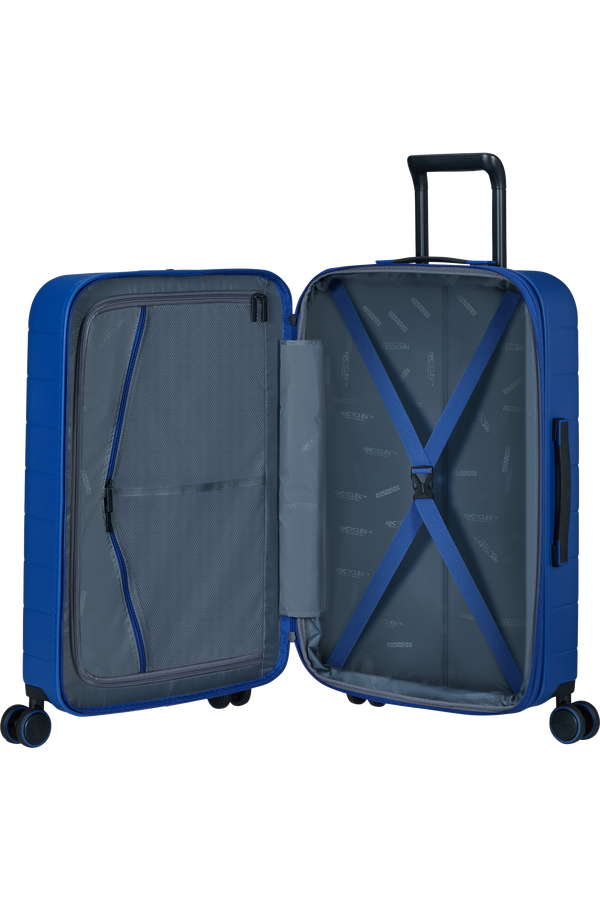 American Tourister Novastream Spinner TSA Exp. 67cm  Navy Blue American Tourister Novastream Spinner TSA Exp. 67cm  Navy Blue
