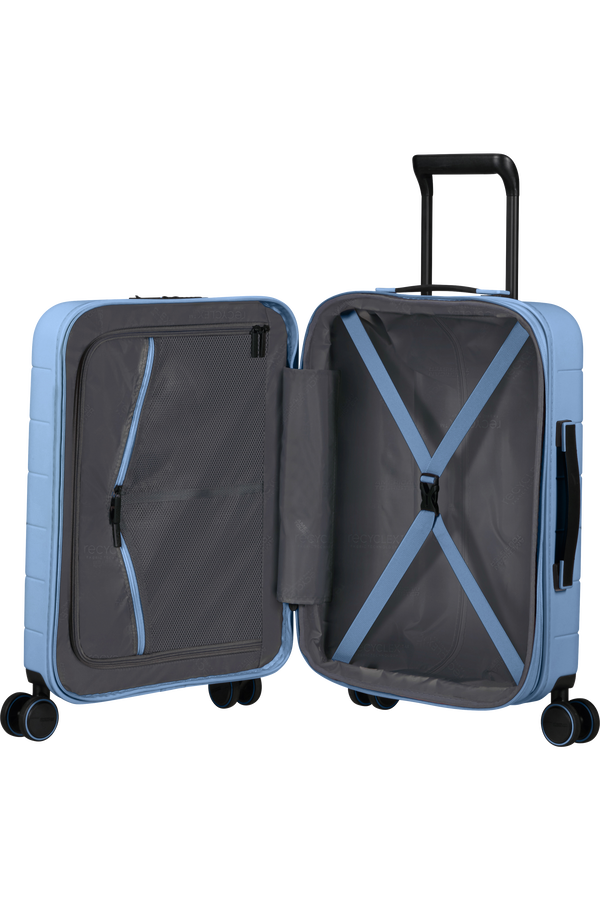 American Tourister Novastream Spinner TSA Exp. 55cm  Pastel Blue American Tourister Novastream Spinner TSA Exp. 55cm  Pastel Blue