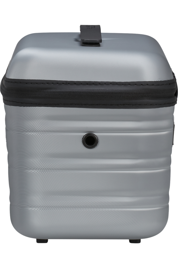 American Tourister Flashline Beauty Case  Sky Silver American Tourister Flashline Beauty Case  Sky Silver