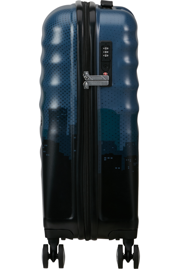 American Tourister Disney Wavebreaker Spinner TSA MARVEL Fl 55cm  Captain America City American Tourister Disney Wavebreaker Spinner TSA MARVEL Fl 55cm  Captain America City